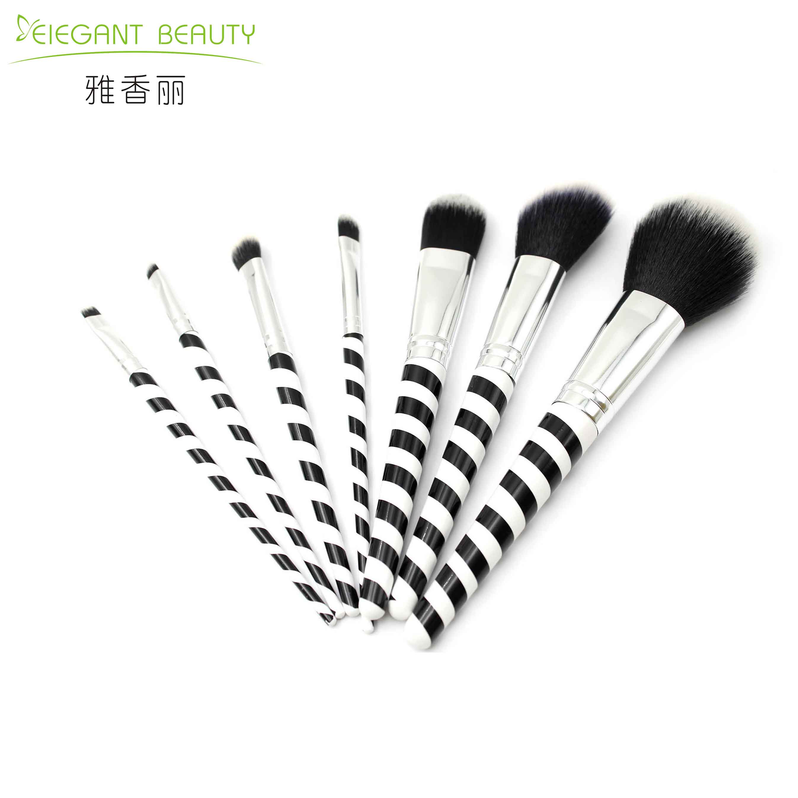清理化妝刷上彩妝殘留的正確方法，你知道嗎？